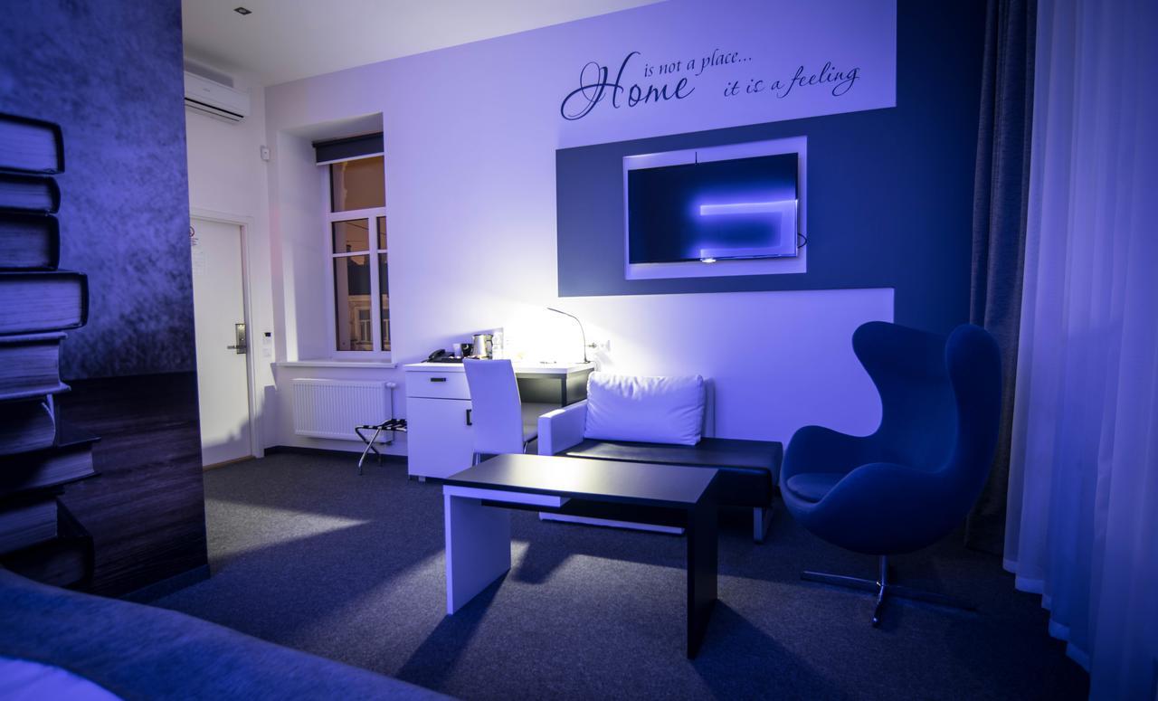 Homelike Hotel เดากัฟปิลส์ ภายนอก รูปภาพ